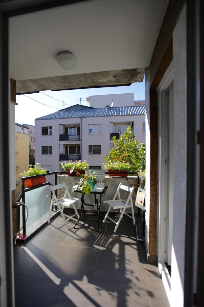 Brick Apartment On Macedonia Pedestrian Street Скопье Экстерьер фото