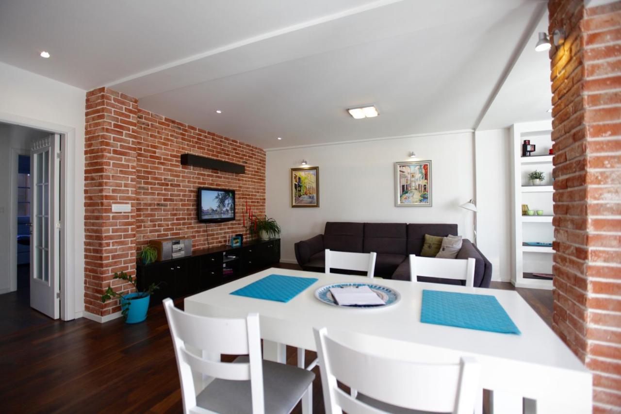 Brick Apartment On Macedonia Pedestrian Street Скопье Экстерьер фото