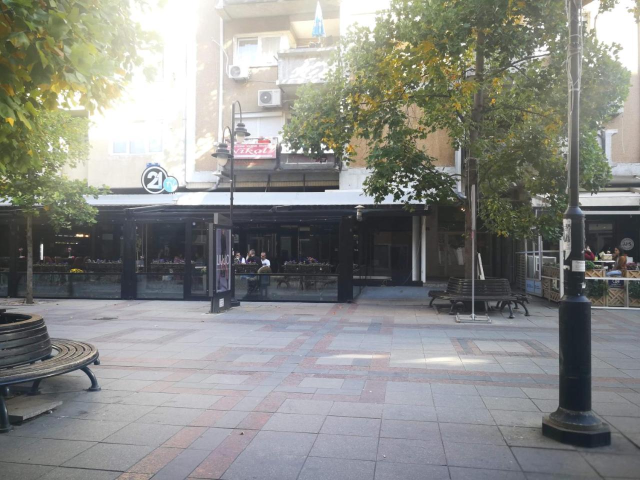 Brick Apartment On Macedonia Pedestrian Street Скопье Экстерьер фото